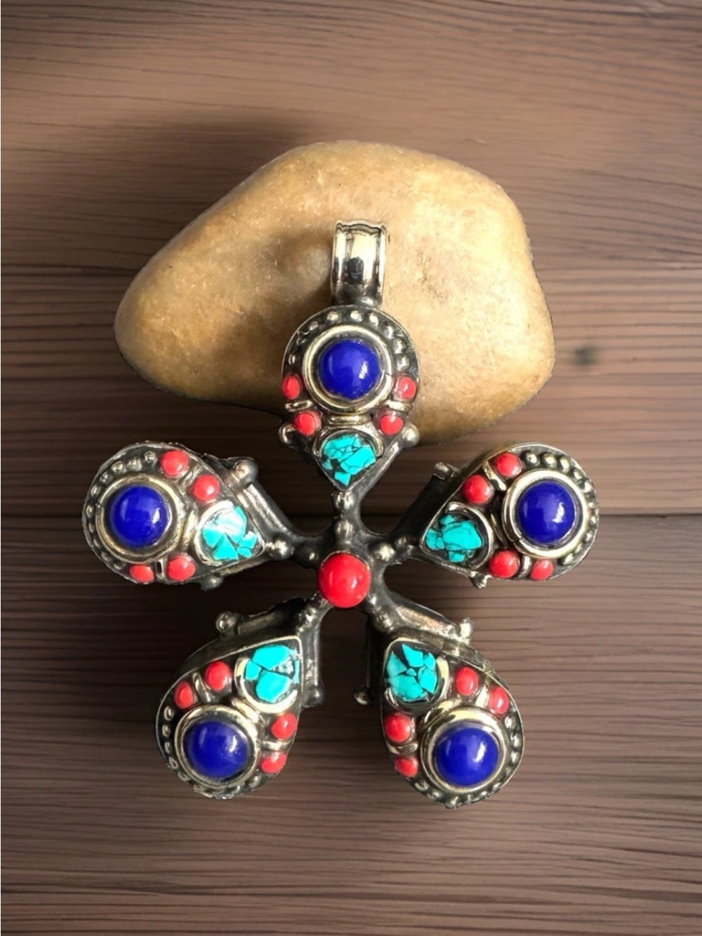 Handcrafted Vintage Style Artisan Floral Pendant Inlay Stones Set In Silver 18gr - Picture 3 of 9